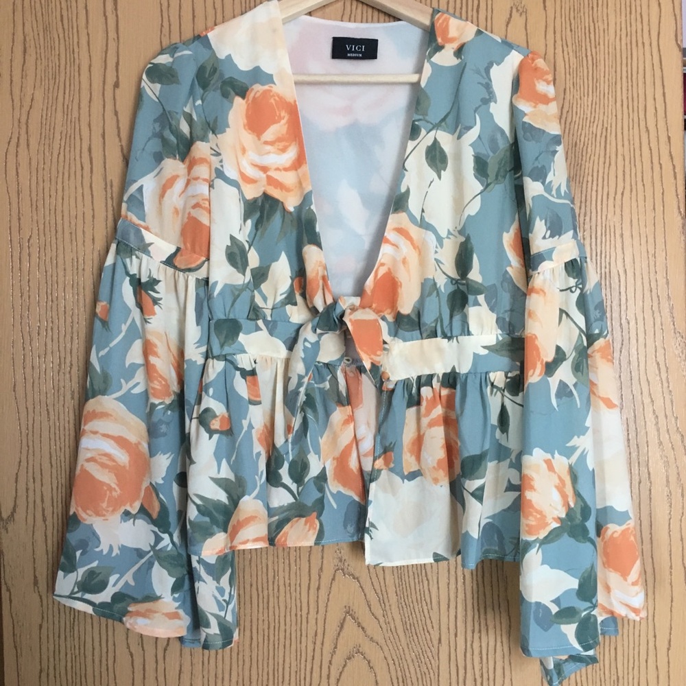 Vici Tie Blouse NWOT